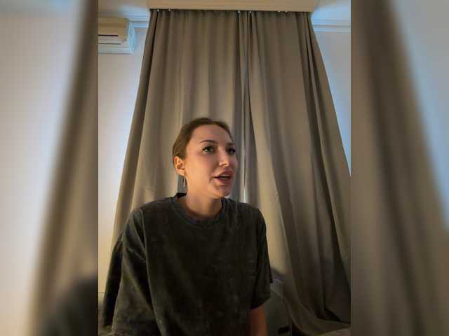 Foxe-Sailey's BongaCams show and profile