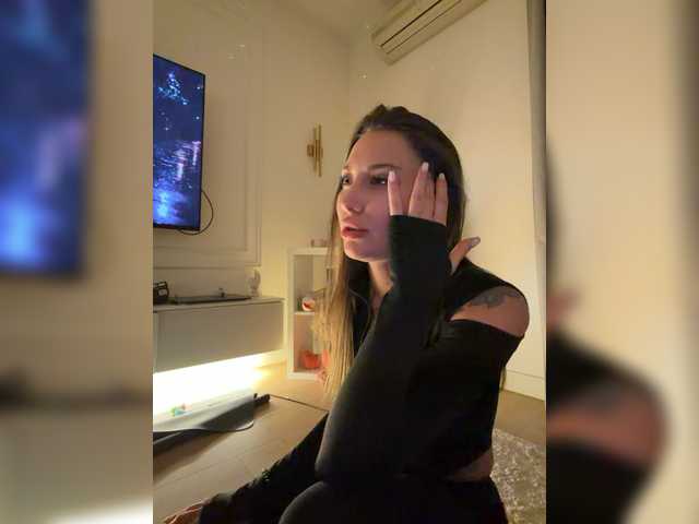 Foxe-Sailey's BongaCams show and profile