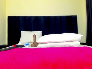 Pretty-Queen Porn Show