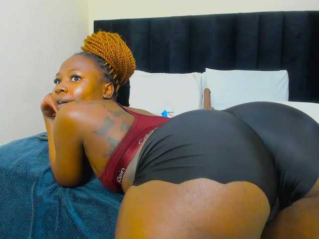 Pretty-Queen's BongaCams show and profile