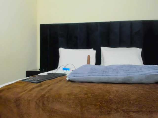 Pretty-Queen's BongaCams show and profile