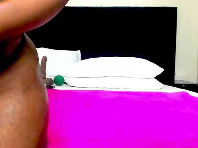 Pretty-Queen webcam