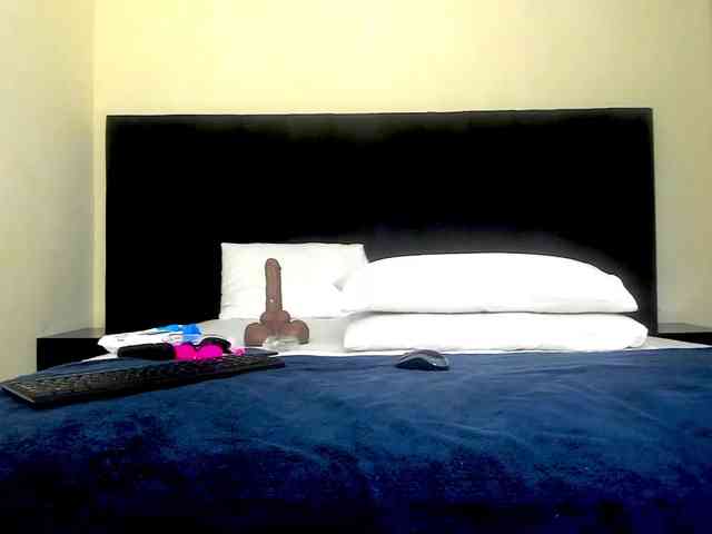 Pretty-Queen webcam