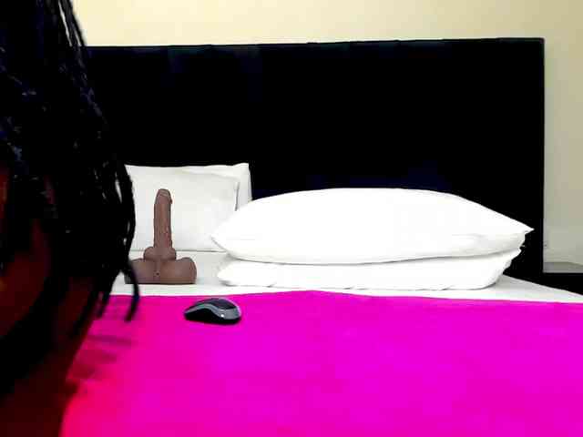 Pretty-Queen webcam