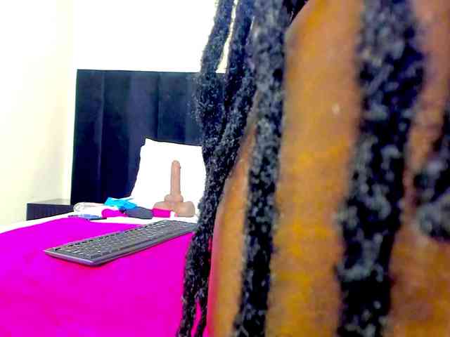 Pretty-Queen webcam
