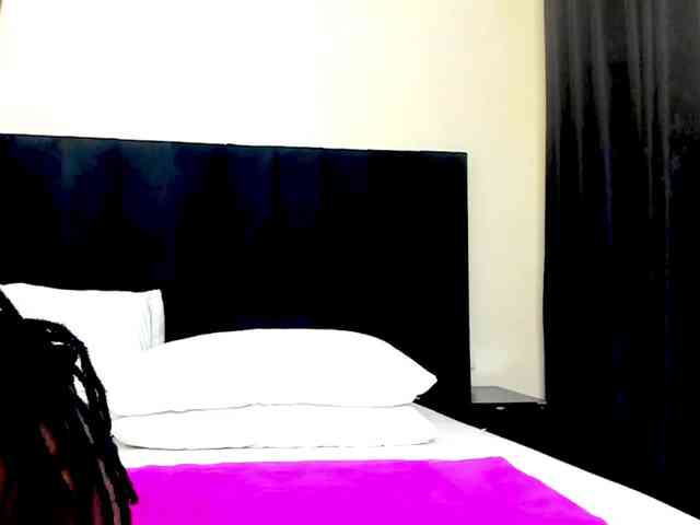 Pretty-Queen webcam