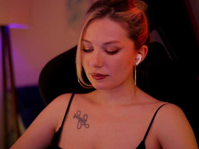 DianaMurr's BongaCams show and profile