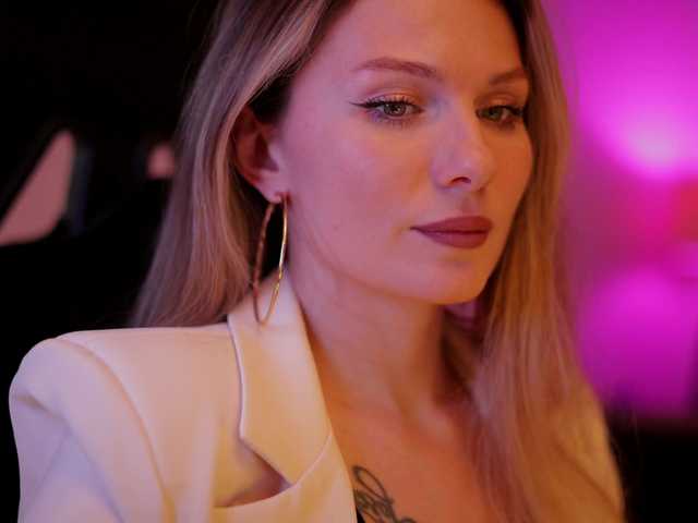 DianaMurr's BongaCams show and profile