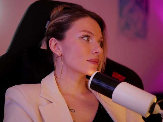 DianaMurr's BongaCams show and profile