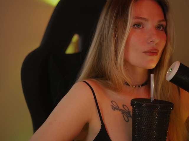 Dianamurr, 32 y/o - Live Cam on BongaCams