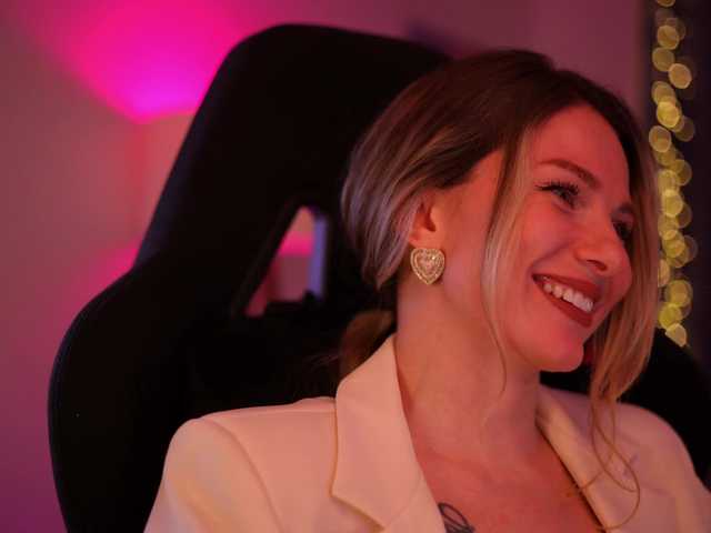 DianaMurr's BongaCams show and profile