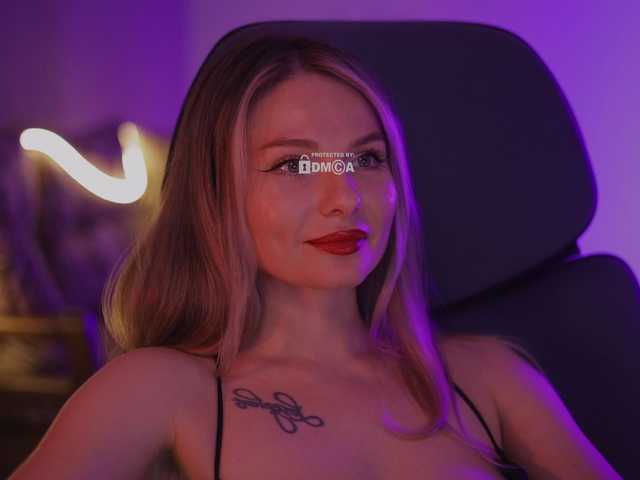 Join DianaMurr, she wants to masturbate for you DianaMurr from BongaCams