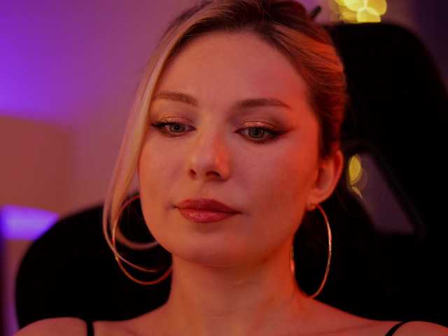 DianaMurr's BongaCams show and profile