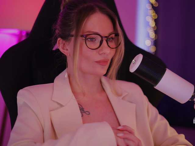 DianaMurr's BongaCams show and profile