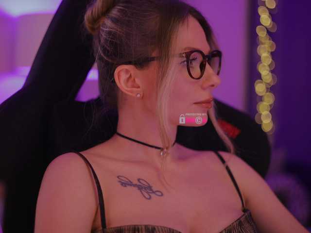 DianaMurr's BongaCams show and profile