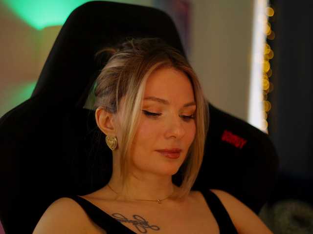 DianaMurr's BongaCams show and profile