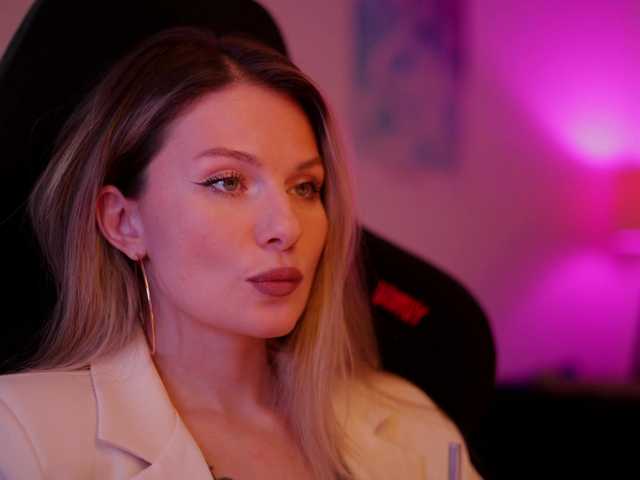 DianaMurr's BongaCams show and profile