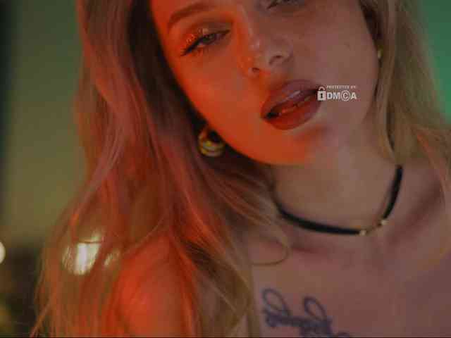 D_i_aM webcam