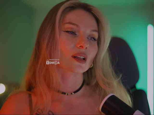 D_i_aM webcam
