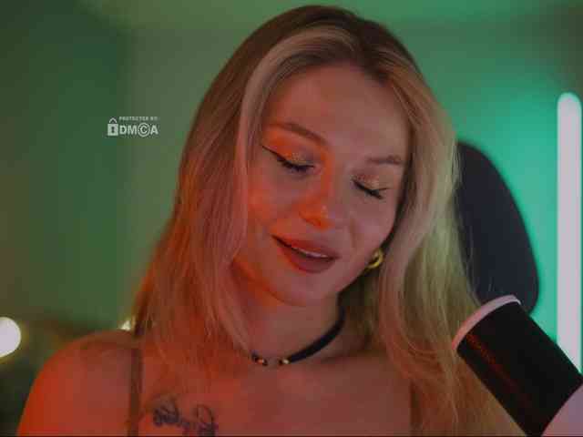 D_i_aM webcam