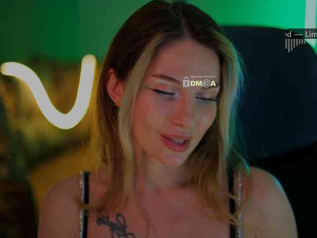D_i_aM webcam