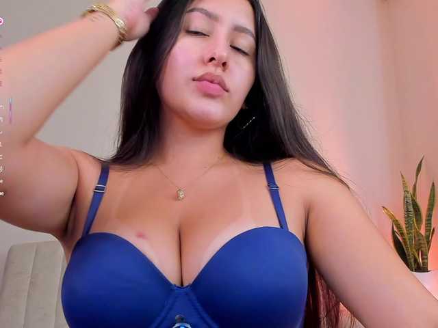 le modèle megan-cooper28 est en webcam porno dans un show sur le site bongacams, il possède les tags suivants: Latino/Hispanic,Brunette,Hairy