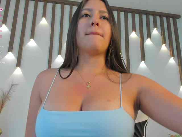 megan-cooper28 webcam