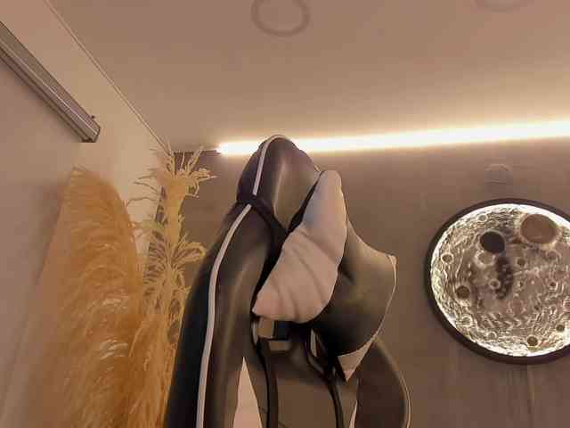 megan-cooper28 webcam
