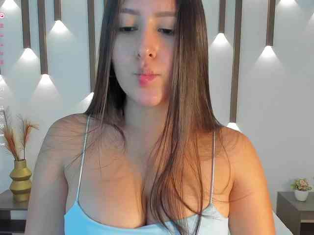 megan-cooper28 webcam