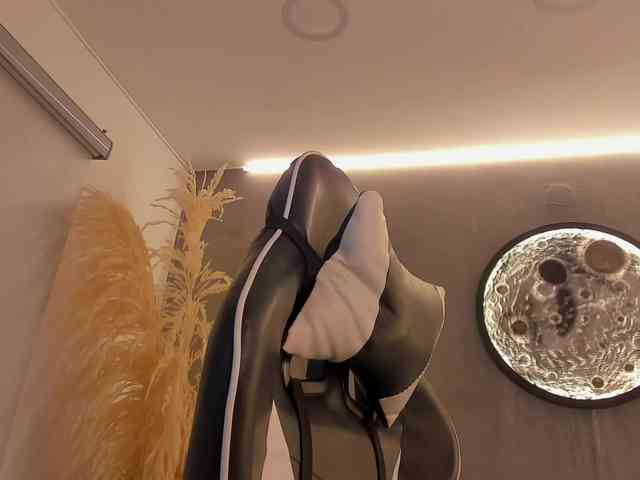 megan-cooper28 webcam