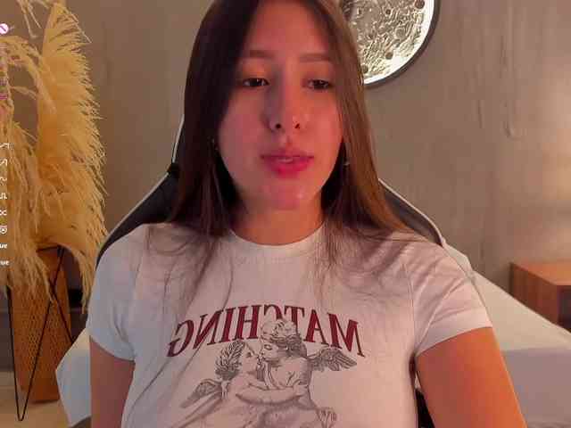 megan-cooper28 webcam