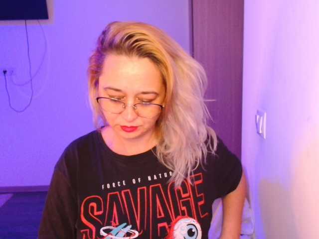 Freyaamore's BongaCams show and profile