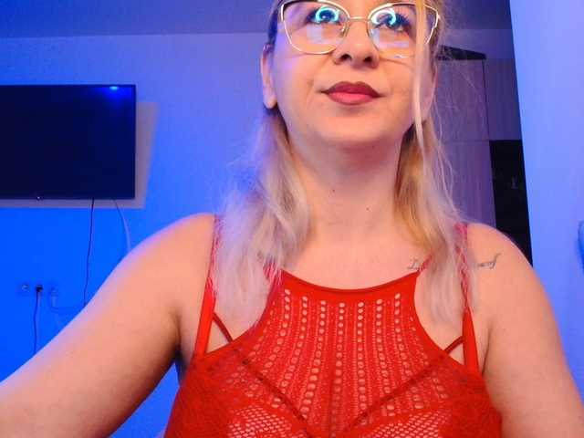 Freyaamore's BongaCams show and profile