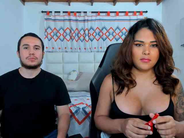 sweet-couple-lat... Live Webcam on BongaCams