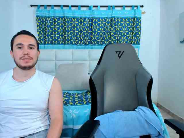 sweet-couple-latin webcam