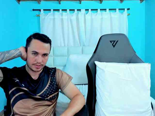 sweet-couple-latin webcam