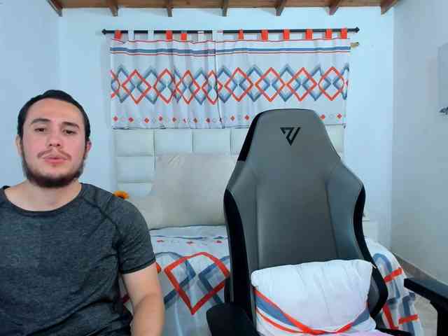 sweet-couple-latin webcam