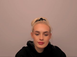 OliviaKisss3 Porn Show