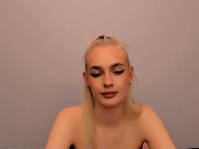 OliviaKisss3 webcam bongacams model stream image