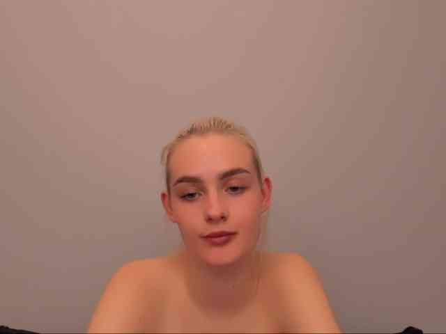 OliviaKisss3 OliviaKisss3