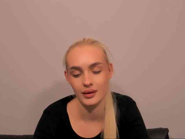 OliviaKisss3 Live Webcam on BongaCams