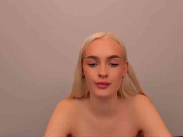 OliviaKisss3 OliviaKisss3