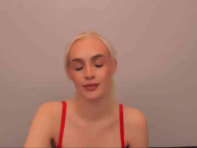 OliviaKisss3 OliviaKisss3