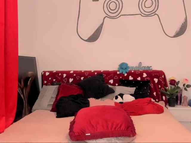 OliviaKisss3 webcam
