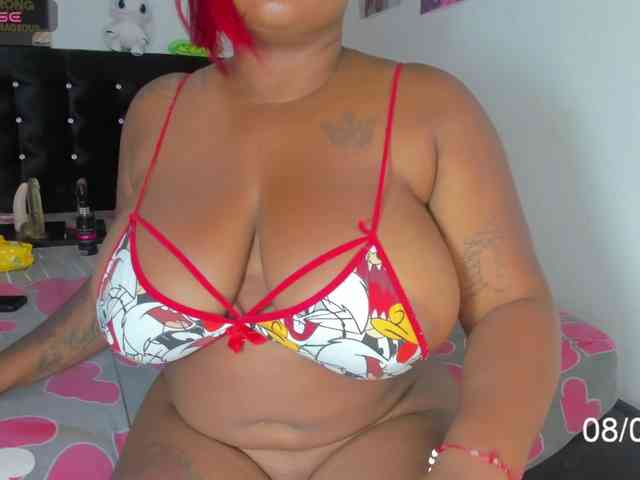SWEETVICKYXX webcam