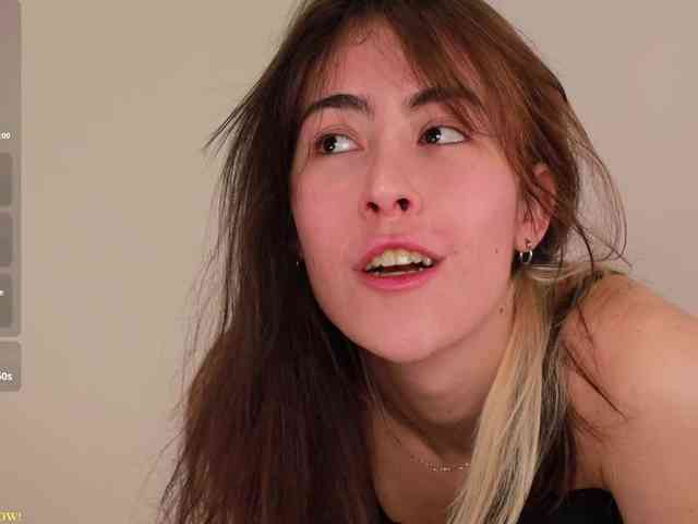 laliwhite Live Webcam on BongaCams