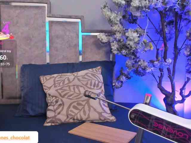GabyyJones webcam