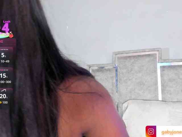 GabyyJones webcam