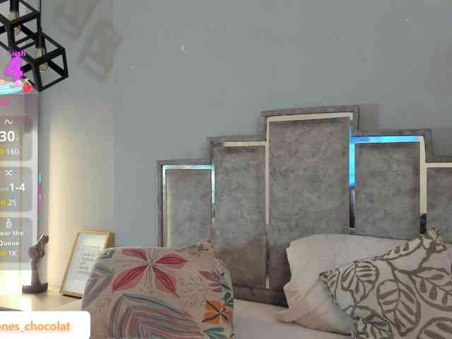 GabyyJones webcam