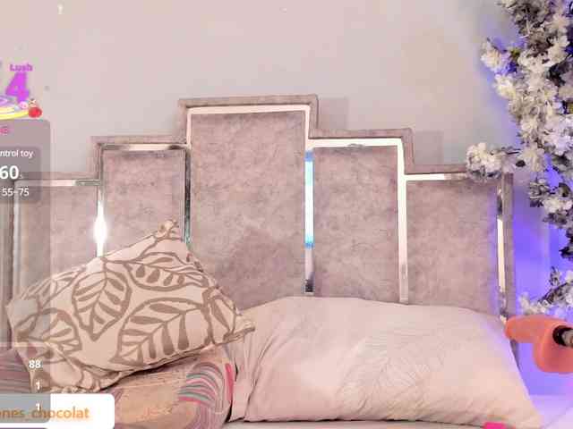 GabyyJones webcam